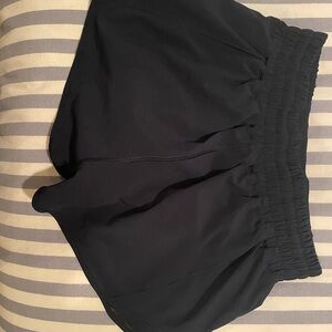 lululemon athletica hotty hot shorts high rise 2.5” inseam